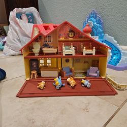 FREE Bluey House