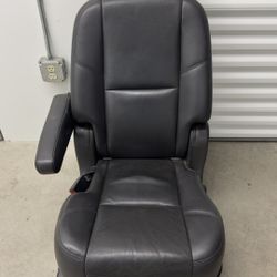2nd row captain seats for 07-14 GM SUVs