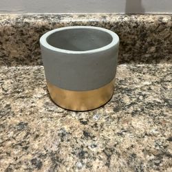 NWT Concrete Planter