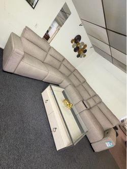 6 pc fabric sectional with 3 power and 1 console   - Miren -