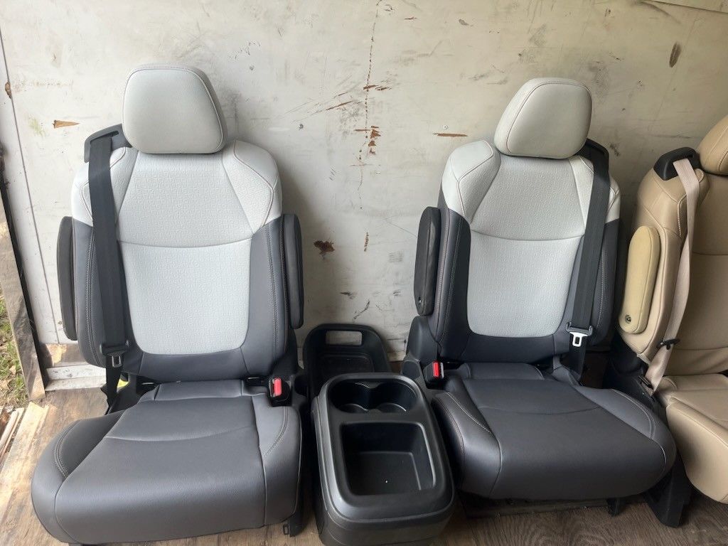 BRAND NEW LEATHER BUCKET SEATS WITH SEATBELTS AND CONSOLE