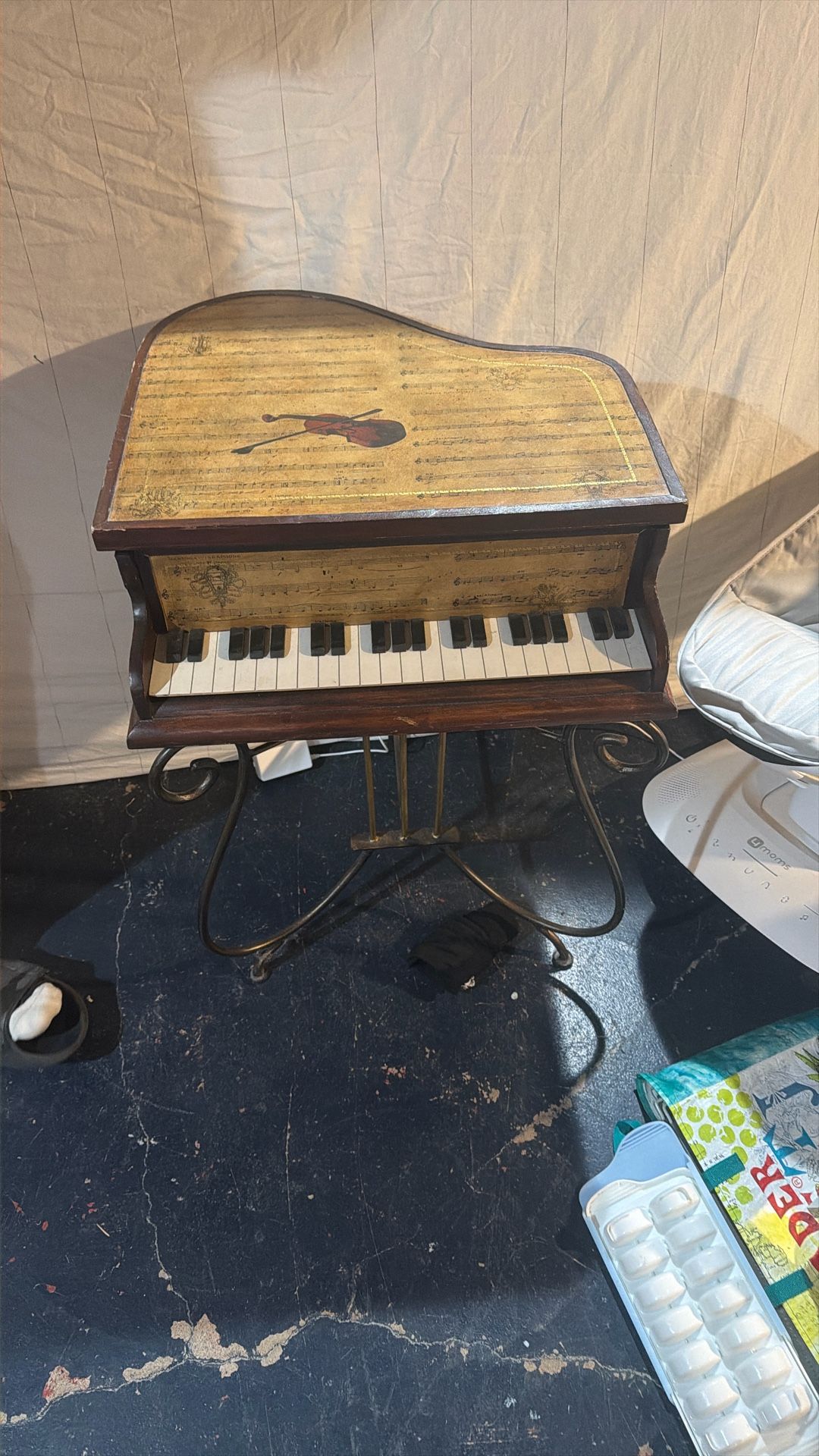 Vintage Piano Cd Holder 