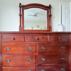 Bedroom Wooden Dresser With Mirror 