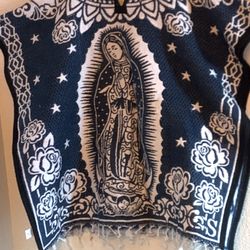 Poncho Diseño Con La Virgen Doble Capa Grueso En Color Azul Oscuro