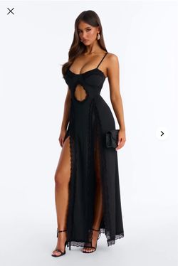 Queen black dress