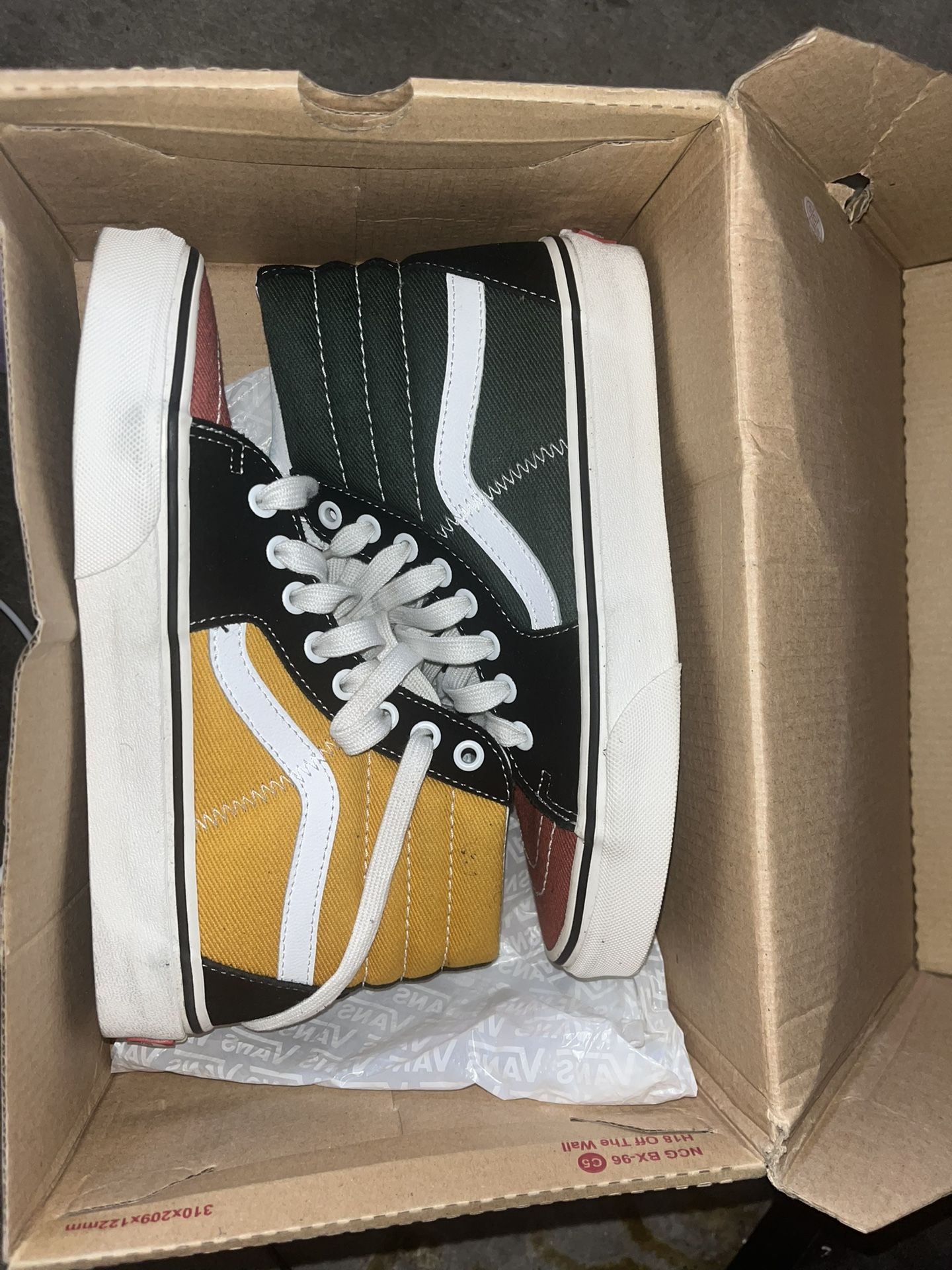 Brand New Size 5.5 Men Sk8-Hi Vans