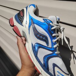 Sauconys Size 10 