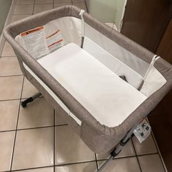 2 In 1 Baby bassinet 