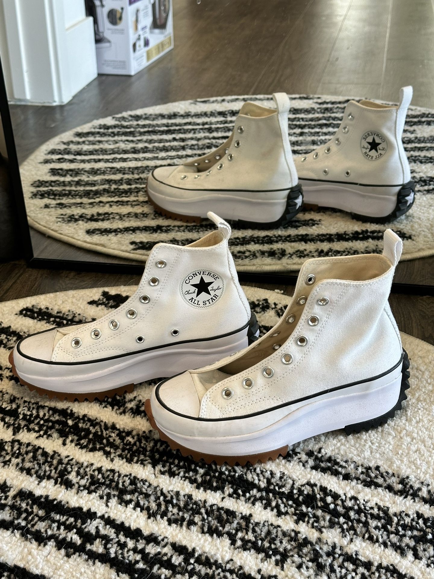 Women’s Converse Run Star Chuck Taylor 6 NEVER WORN