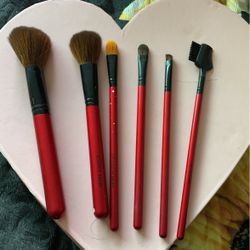 Makeup Brushes 