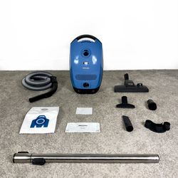 Miele Classic C1 Turbo Team Canister Vacuum - Aspiradora Cleaner w/ all attachments