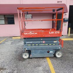 Scissor Lift 