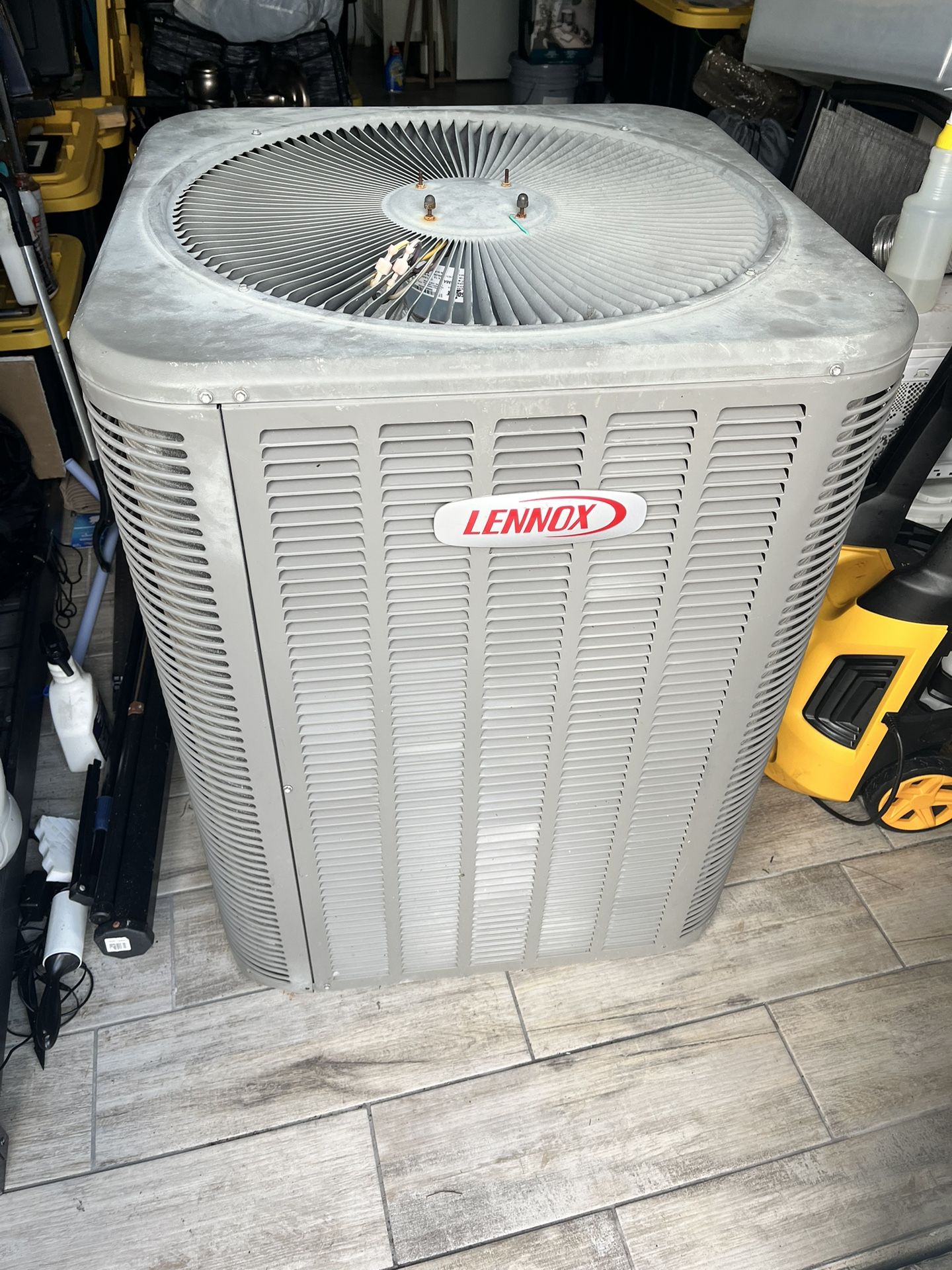 Lennox Outside Unit Hvac AC Working Compresor And Fan Tons
