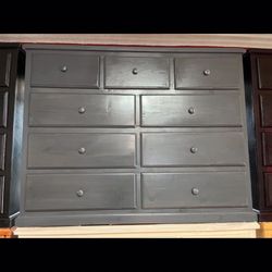 9 Drawer Dresser