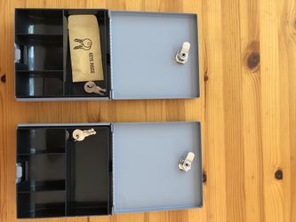 Lockable cash boxes