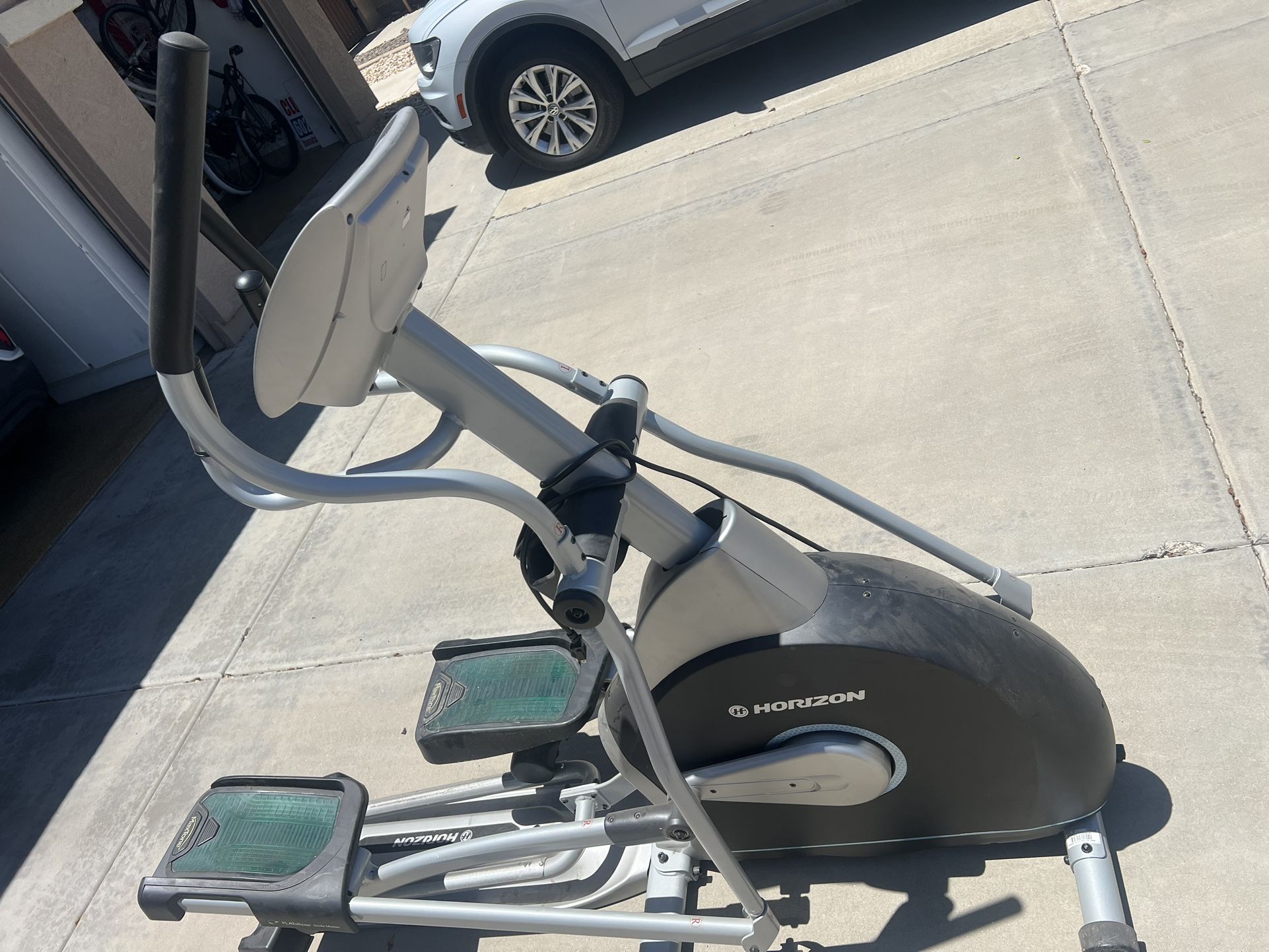 Elliptical Trainer — Horizon