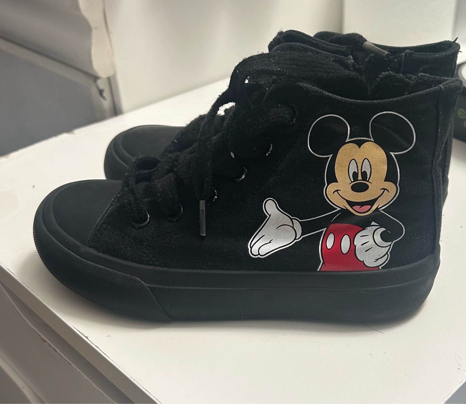 Girl shoes