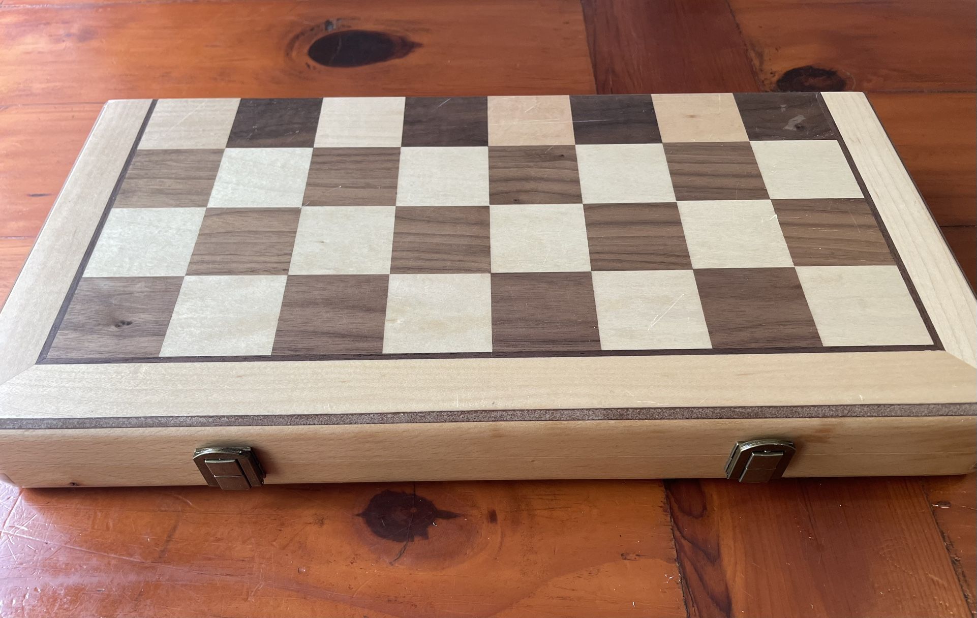 Chess game set (almost like new)