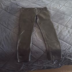 Leather pants 