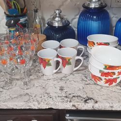 Brightly colored, fall leaf and acorn design by Royal Norfolk. Vintage