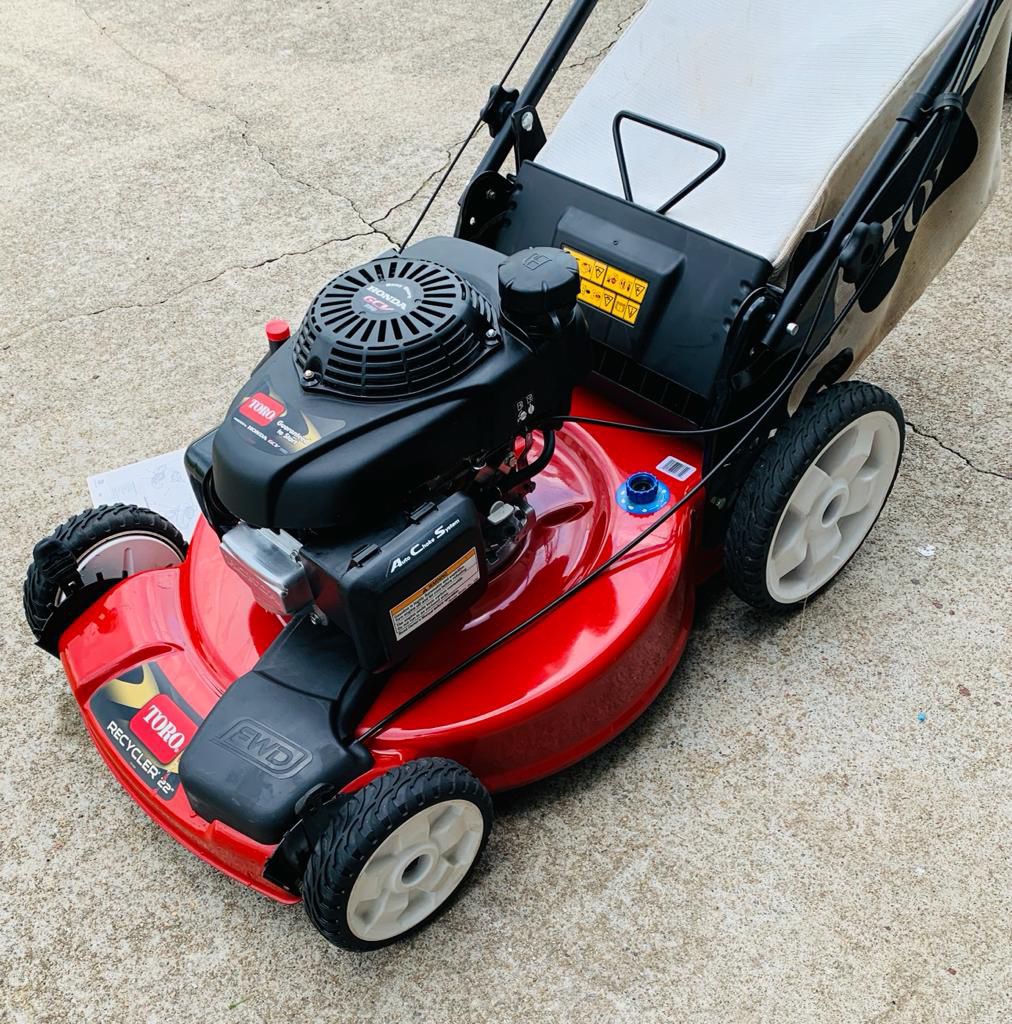 Excellent condition toro lawnmower self propelled with Honda engine, works like new. Price firm.