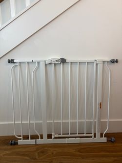 Regalo White Metal Baby Safety Gates (2)