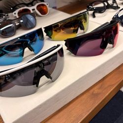 Oakley vanguard meta sunglasses Mirrored Lenses