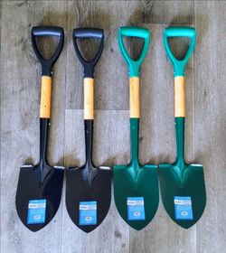 New 27 inch garden shovels 