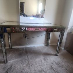 Mirrored Vanity Table and Led Mirror!