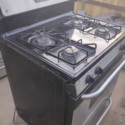 Amana, Frigidaire And Ge Stainless Steel Stoves