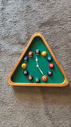 Pool ball triangle working clock takes a AA battery