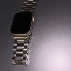 Apple watch SE 3 UNLOCKED