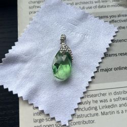 Elegant Green Teardrop Necklace Pendant