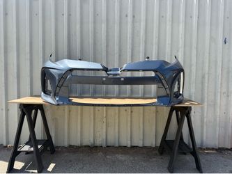 TOYOTA COROLLA SPORT SE XSE - 2017 2018 2019 - Front bumper cover used original OEM (small cracked)