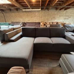 Sectional Couch (WE DELIVER)
