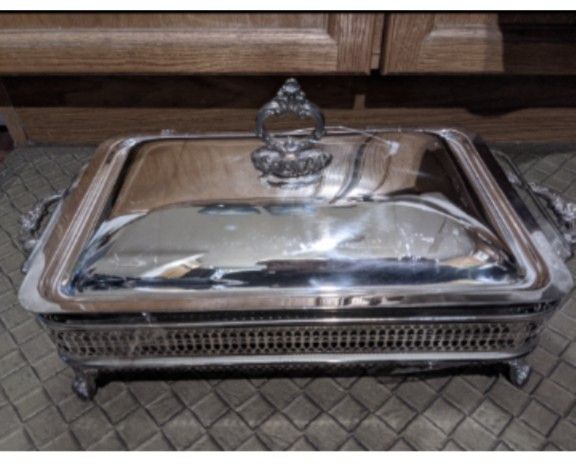 Brand New Pyrex Chafing Dish With Lid
