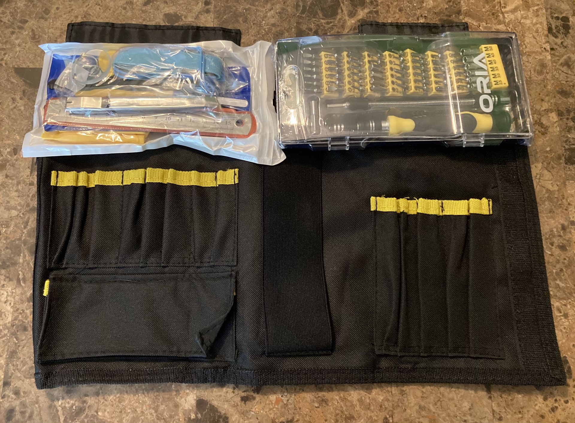 Screw driver set with case
