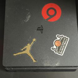 Ps4 With games and controllers