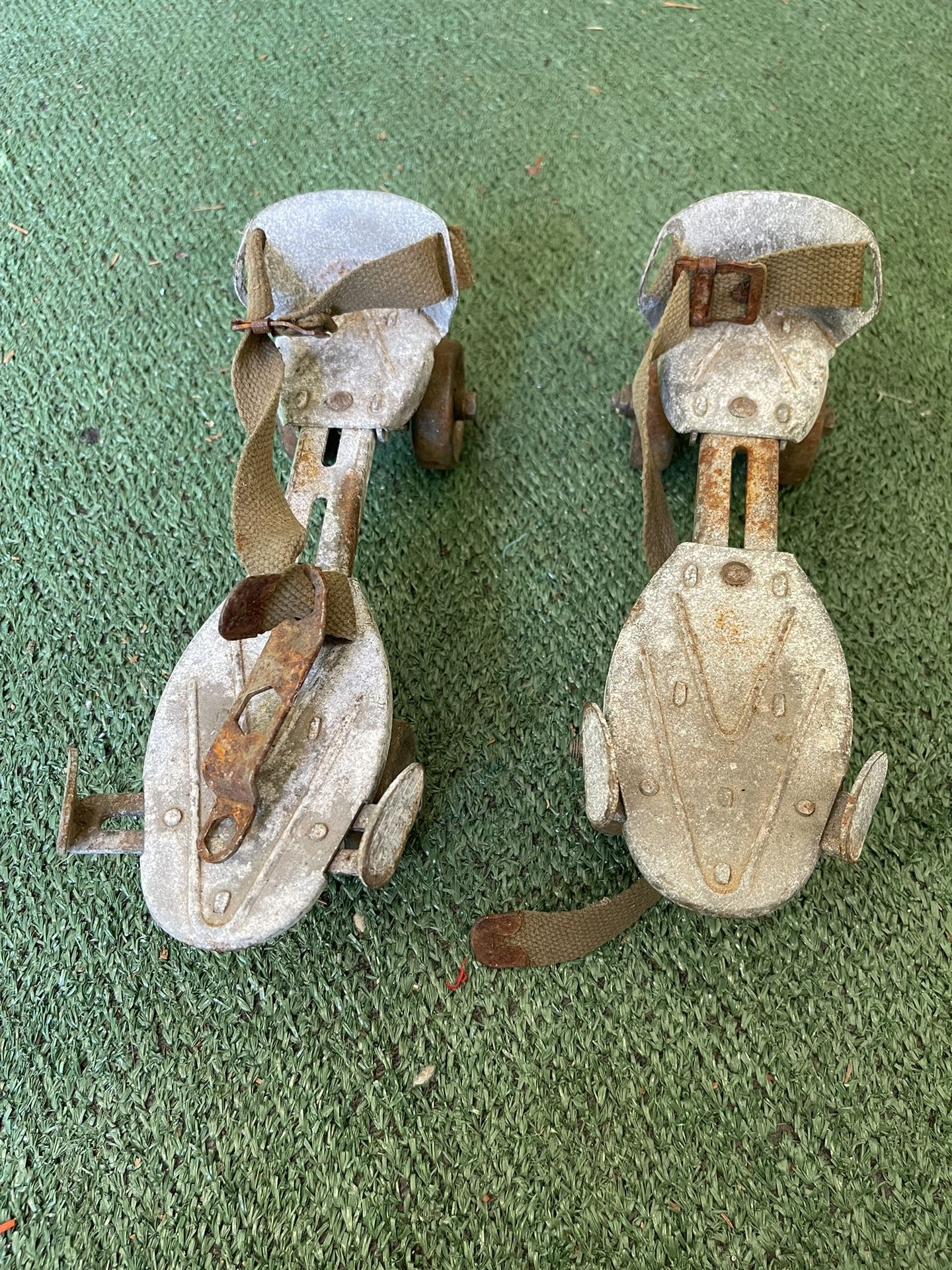 Antique Roller Skates, Adjustable with the key and original straps
