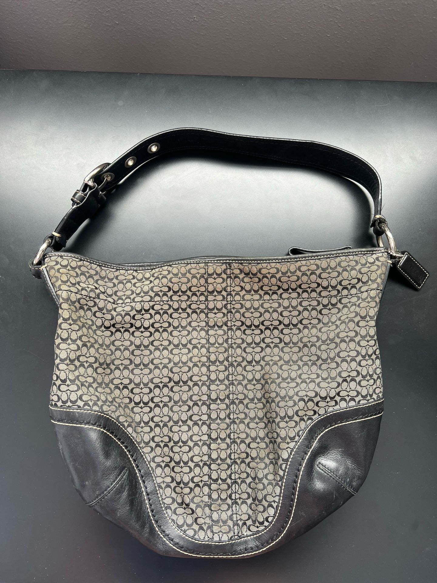 Authentic black And Tan m0782-f10923 handbag/purse with silver buckle