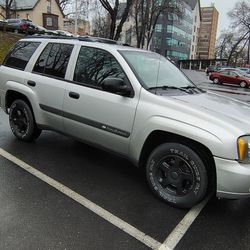 2004 Chevy Trailblazer Ls Selling Truck With Wheels 