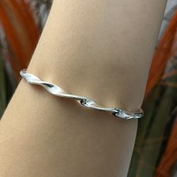 S925 silver twisted Bracelet,Silver Cuff bangle bracelet,Chunky bracelet,Silver Cuff bangle bracelet,Cuff bangle,Gift for her him  DETAILS   * Materia