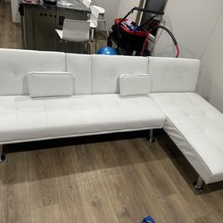 Sectional / Sofa 