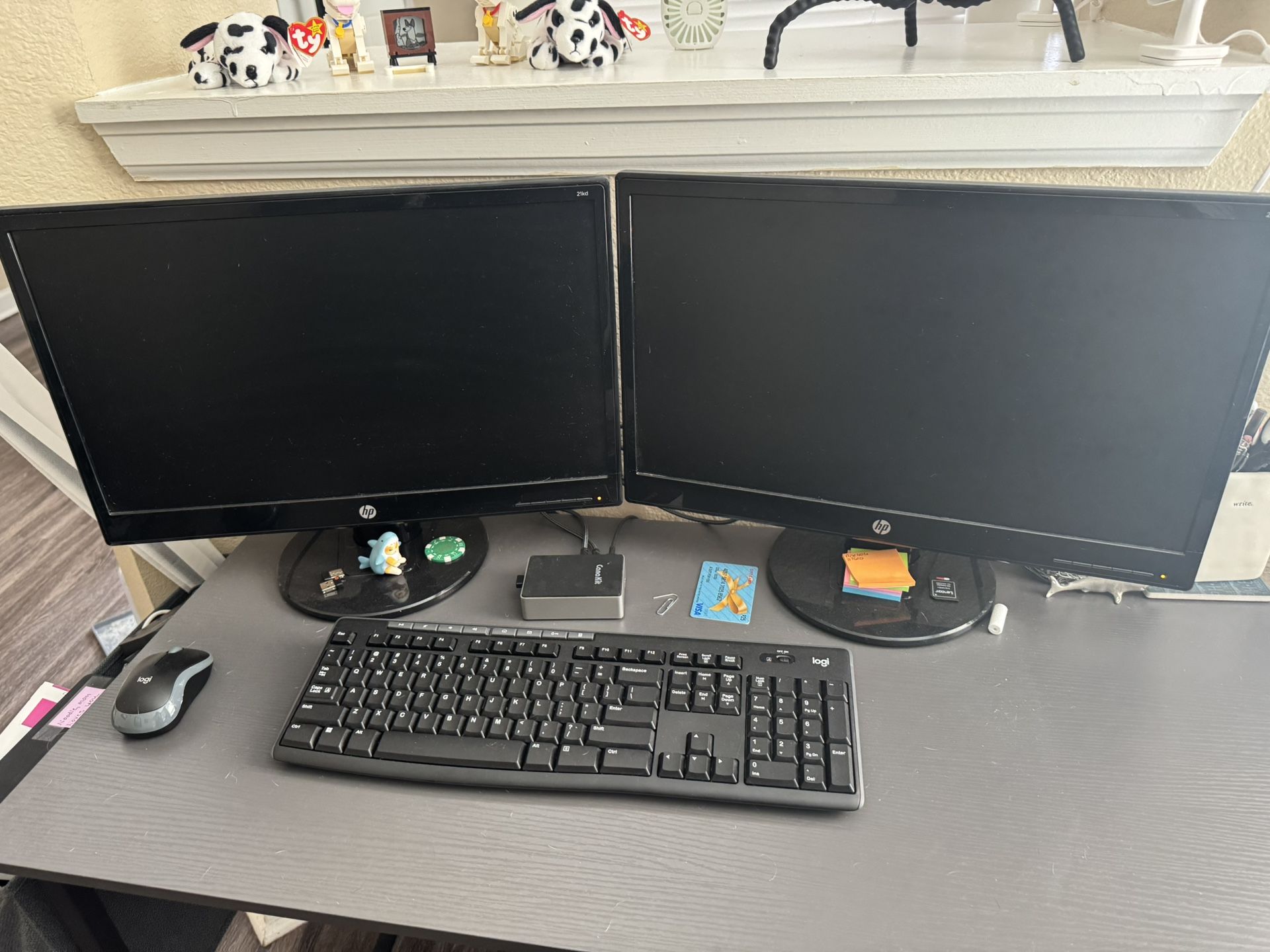 2 HP monitors