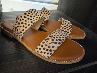 Women’s sandals
