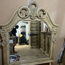 Queen Bed Set And Showcase