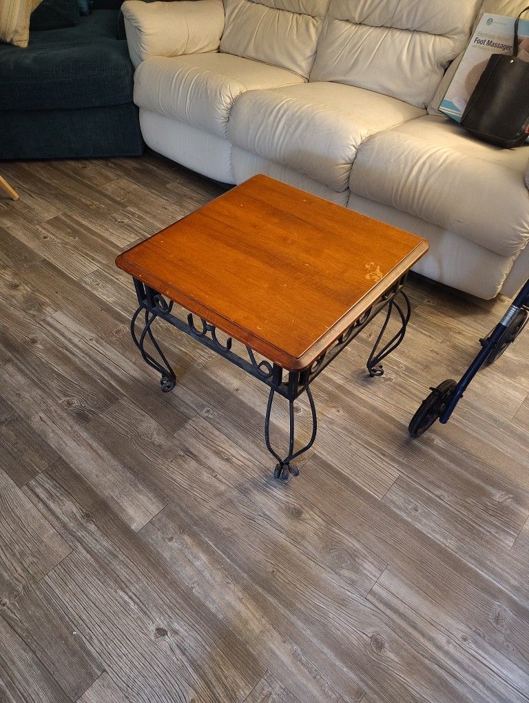 Center Table Set Of 3 Pieces.