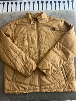North Face light weight puffer XXL $45 (small not noticeable mark on the back) see pics and zoom in