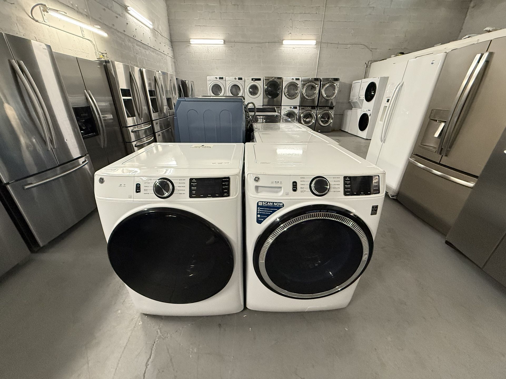 GE Washer And Dryer Set “27 ( Lavadora Y Secadora ) 