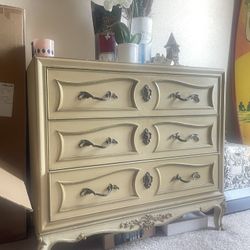 2 VINTAGE HENREDON FRENCH PROVINCIAL LOUIS XV CHEST OF DRAWERS